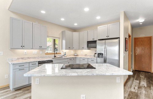 Wildernest House | Pet Friendly! Easy Access to Trails and Skiing, Private Indoor Hot Tub!