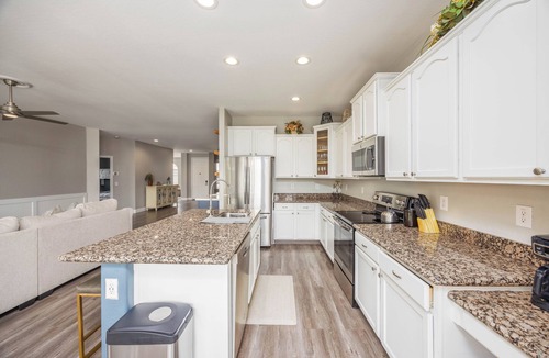 Laveen Ranch House | Phoenix Resort Home: Open Concept Pool Spa Cabana Families Love It!