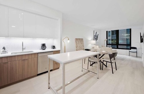 NoMa Hotel | Pristine & Quiet 2BR, Close for Metro Red Line & Union Market