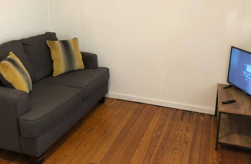 Perth Amboy House | Private house, 1-bedroom, 1-bathroom, MetLife Stadium Major international sporting event 35 minutes