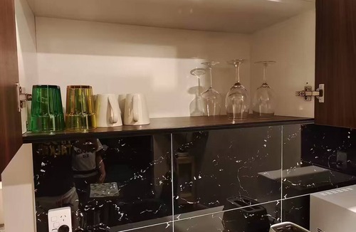 Pinehill Apartment | Private Modern 2 bedroom Unit in Central Albany