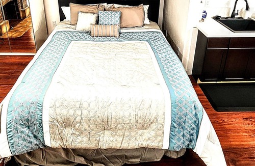 Mid-City Apartment | Private Studio