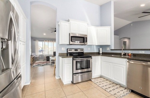 Glendale House | Redzone Retreat 4B/2B with Pool - Glendale House sleeps 8