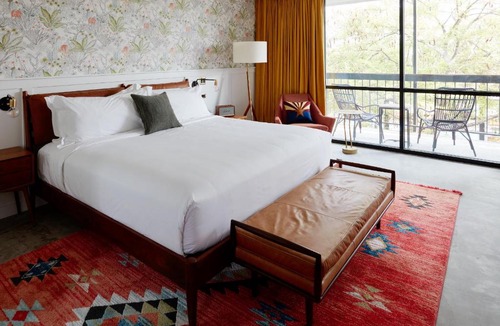 Alhambra Hotel | RISE Uptown