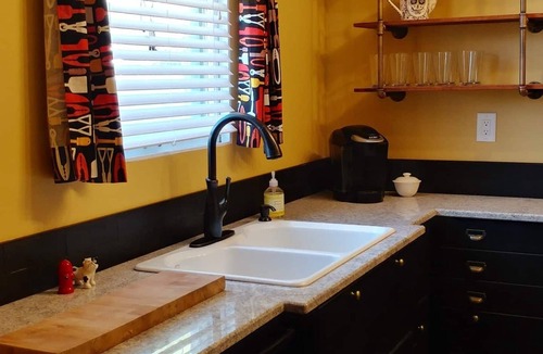 West University House | Sapo Encantador/Heated Pool/Spa/steps to UofA