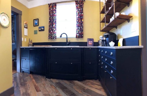 West University House | Sapo Encantador/Heated Pool/Spa/steps to UofA