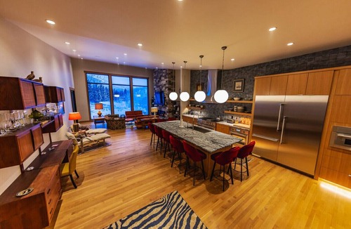 Whitefish Villa | Ski Out on Whitefish Mountain 3BD 4BA Sleeps 14+ Unbeatable SKI Location