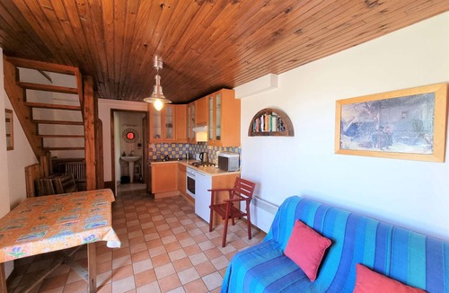 Saint-Michel-de-Chaillol Ski Chalet | Spacious Chalet for 18 with Garden, 7 Bedrooms, Pet-Friendly, TV, Fireplace - St. Michel de Chaillol