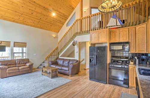 Buckeye Lake House | Spacious Buckeye Lake Home w/Hot Tub & Fire Pit!