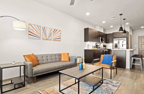 La Buena Vida Apartment | Spacious Westgate CozySuites by stadium w/pool 2