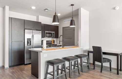 La Buena Vida Apartment | Spacious Westgate CozySuites by stadium w/pool 2