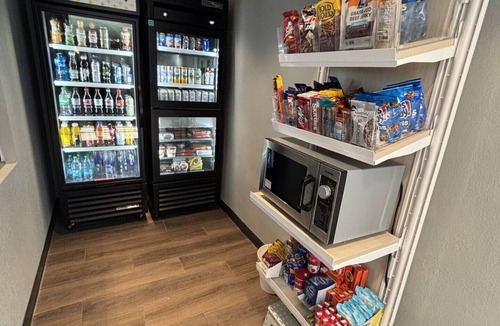 Tempe Hotel | Spark by Hilton Tempe Phoenix Airport