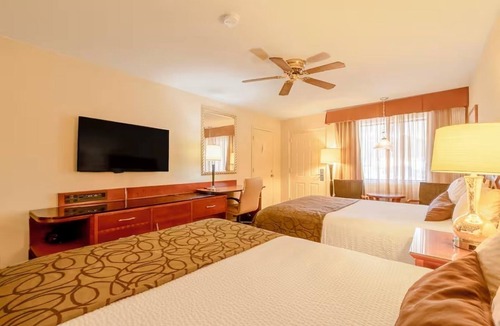 Yuma Townsite Hotel | Steps from Colorado River Parks | 3 Rooms | 2 Queen Beds