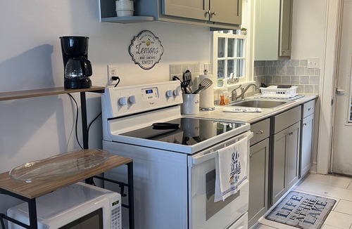 Conover Cottage | “The View” Lake Front Cottage w/Hot tub