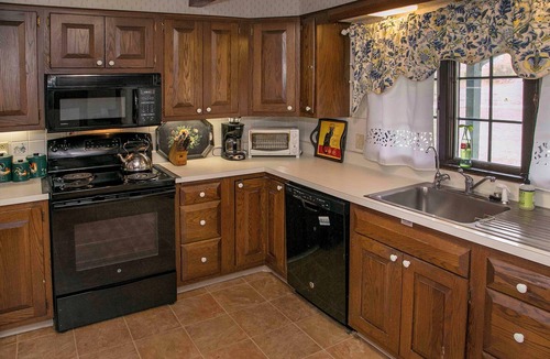 Hammondsport House | This 2 bedroom, 2 bath home is ideal for a family retreat to the Finger Lakes.