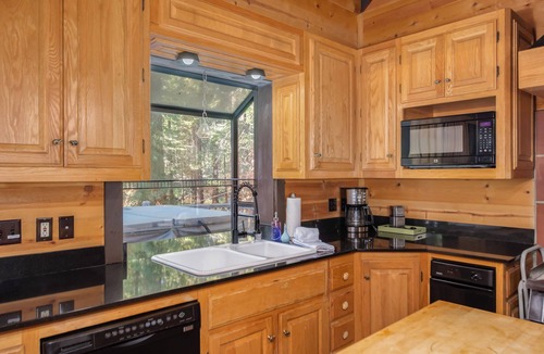 Camp Connell Cabin | Timber & Horn- Hot Tub