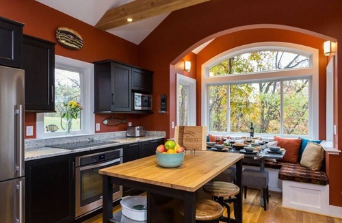 Front Royal Cottage | WANT A UNIQUE PLACE ON THE SHENANDOAH TO ENJOY WITH FRIENDS AND FAMILY AND PETS?
