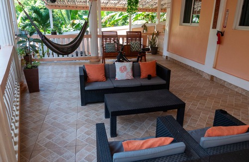 Gibson Bight Apartment | White Sand Studio