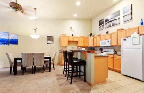 Wildernest Condo | Wildernest 2BR Condo: Trails 5 Ski Resorts Nearby