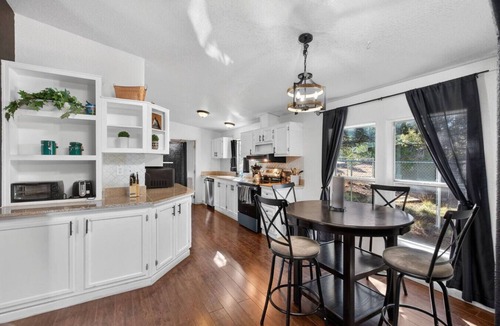 Williams House | Williams Woods Home 40 Min to Canyon