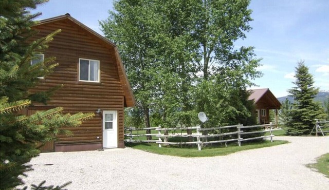 2BR Pet Friendly Darby Barn