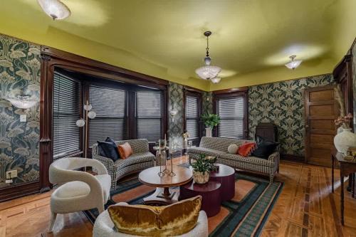 Akrons Werner House Historic 4 Bedroom Luxury
