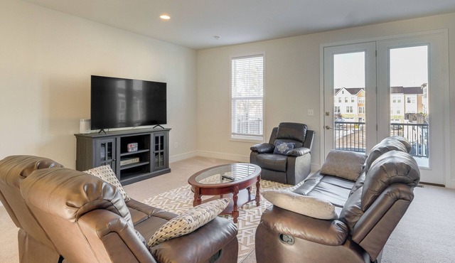 Balcony & Pool Access: Modern Gainesville Home