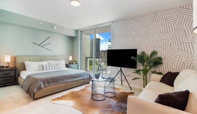 Bay & Pool Views Beautiful Studio-Miami Design Dst