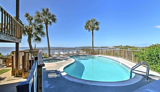 Beachfront Cedar Key Condo w/Pool, Spa & Views!