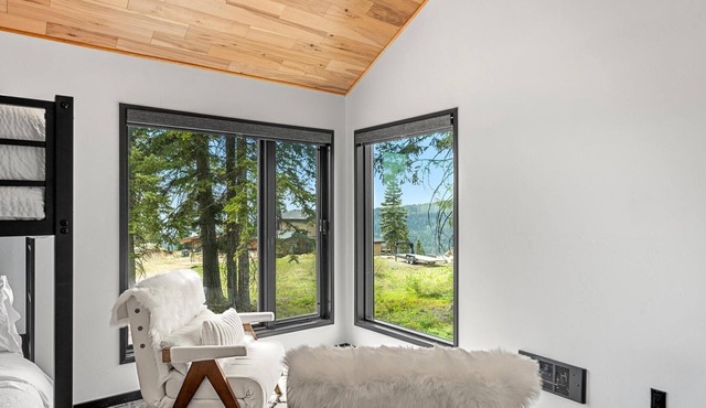 Brundage Tiny Home · Ski-In/Out · Trails at Your Door