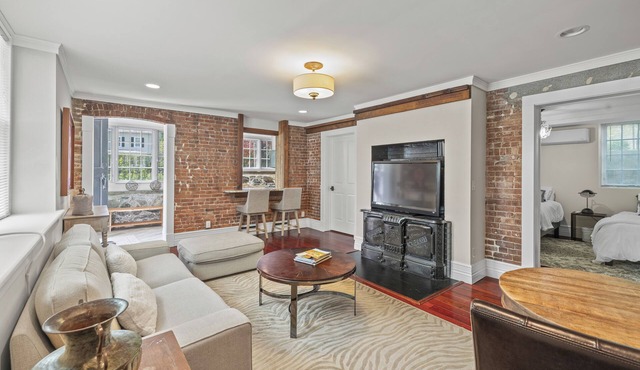 C&J Signature Stays Historic renovated apartment