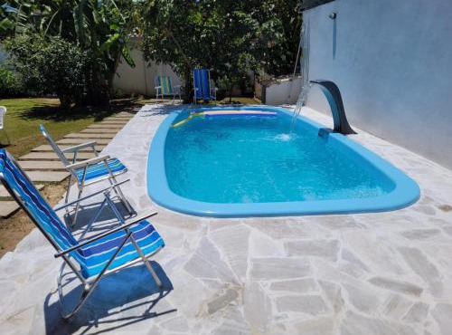 Casa com piscina e churrasqueira!