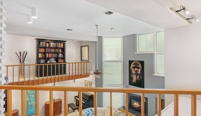 Charming Luxury 2-bedroom building in lovely Allentown with AC, fitness room