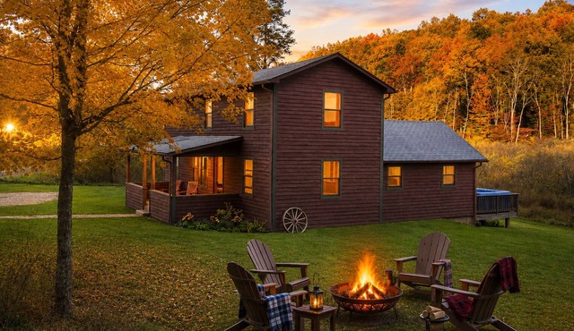 Charming, Updated 4BR 2BA Farmhouse in Heart of NRG National Park