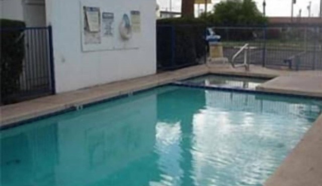 Colonade Motel