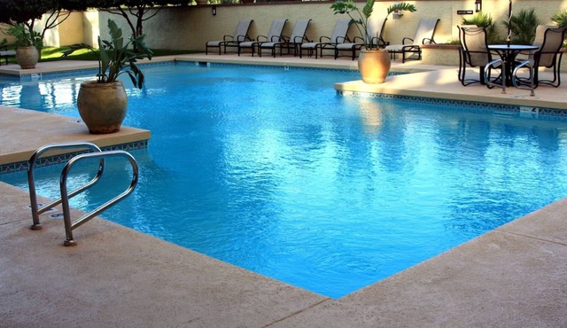 Convenient Phoenix Stay Near Airport with Pool and Free Shuttle 24/7