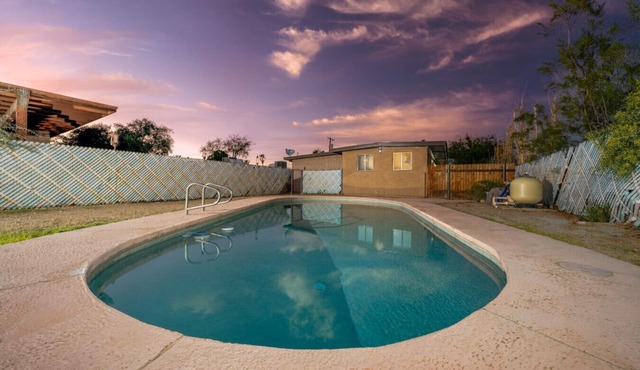 Cozy & Bright/Spotless/2 BR 1 BA/Central