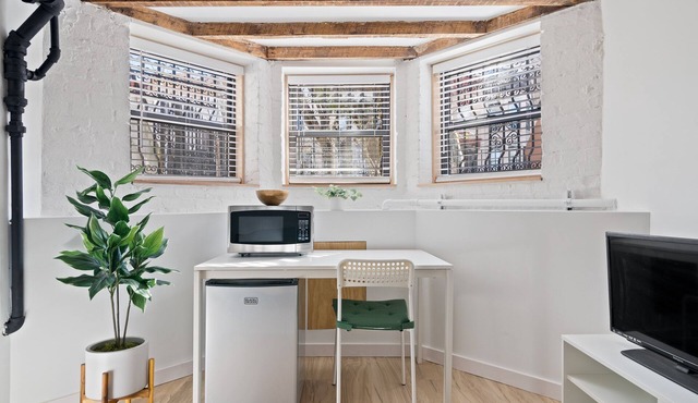 Cozy, Large, Clean & Fully Furnished Bedroom in Bushwick - Near L Train