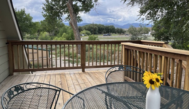 Cozy Studio on Ranch with Mountain Views