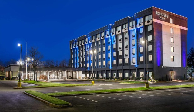 DoubleTree by Hilton Monroe Township Cranbury