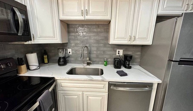 Downtown Delight Vibrant Oasis in Heart of DC's Bustling Streets