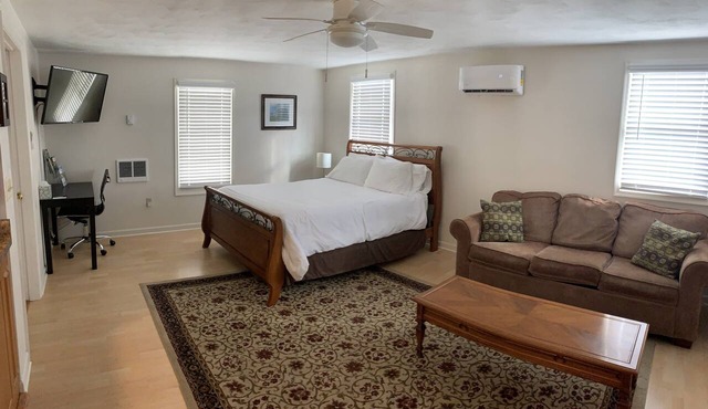Efficiency Apartment in New Castle, Virginia Convenient to the Appalachian Trail