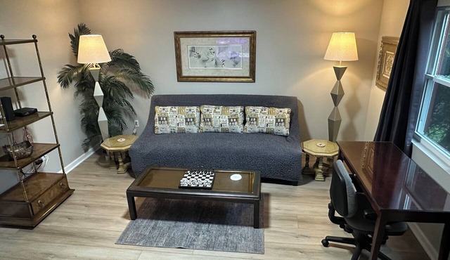 Extended Stay NE Hickory 2 Bed, 1.5 Bath, Workspace, Washer Dryer, Easy Commute