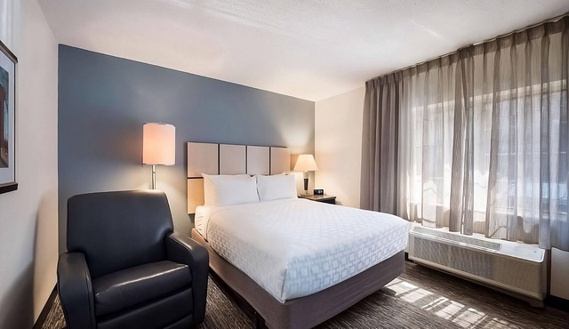 Family-friendly Stay in Morris Plains! Pets Allowed Here! Kitchen Available!