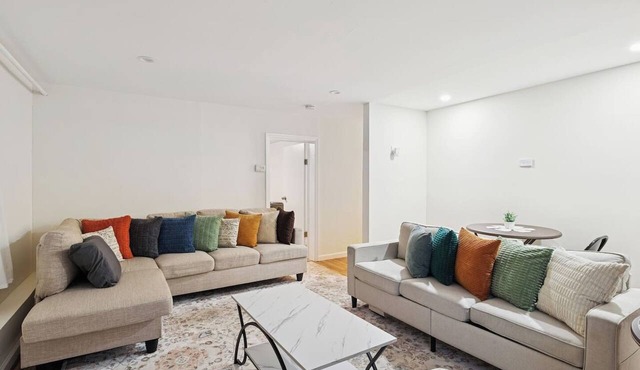Furnished 3BR/2BA Monthly Stay Near Newark Penn Station, PATH & EWR