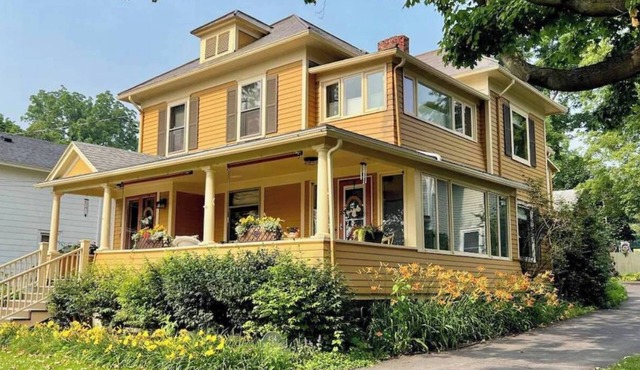 Gracious home, walkable to Inn and Spa