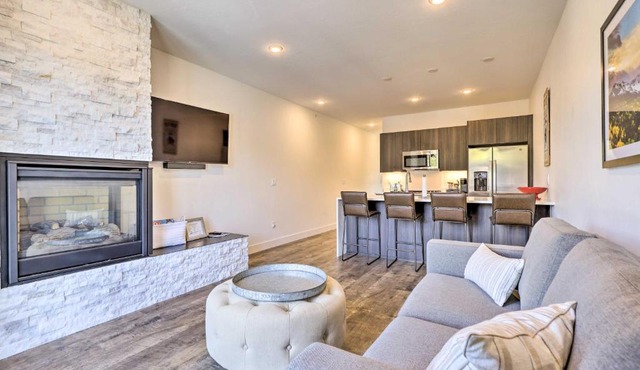 Hot Tub & Balcony: Riverfront Silverthorne Condo!