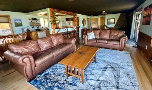 LakeView Landing - Stunning Views Overlooking Bay