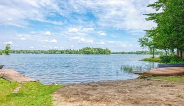 Large Group Lake Haven: 3-Bed/Bunks!, Sleeps 8, Full Kitchen, AC