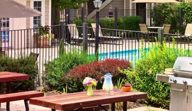 Pleasant Stay, Convenient Location! Free Parking, Kitchenette